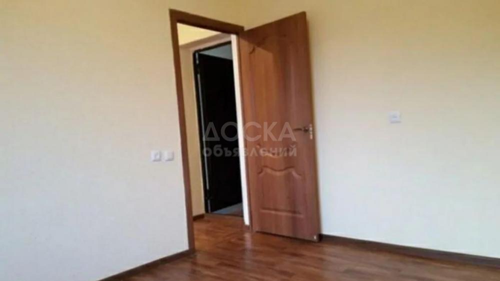 Сдаю 2-комнатную квартиру, 34кв. м., этаж - 1/2, Западный Автовокзал.