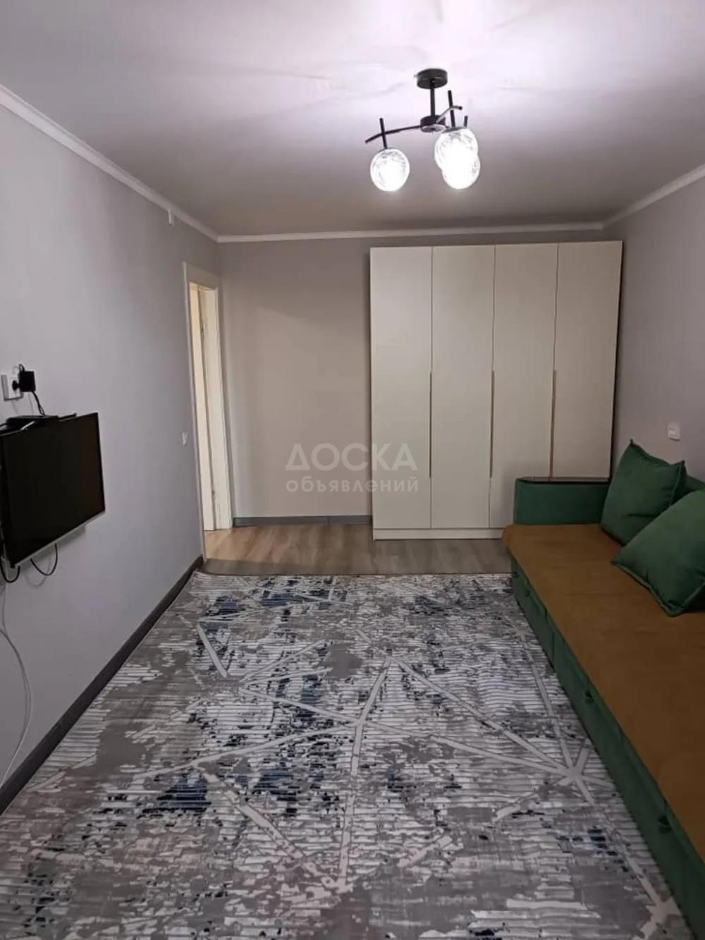 Сдаю 1-комнатную квартиру, 34кв. м., этаж - 4/4, Азия Молл.