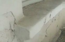 Больница в селе Садовое находится в аварийном состоянии, но ремонт не делают, - житель