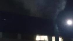 Дымит здание развлекательного этнопарка «Чүкө парк». Видео