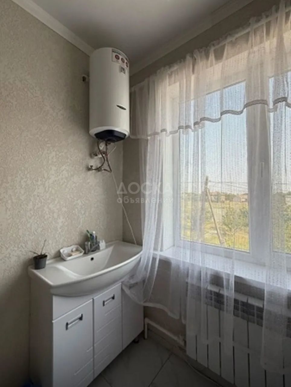 Сдаю 2-комнатную квартиру, 45кв. м., этаж - 2/2, учкун мкр.