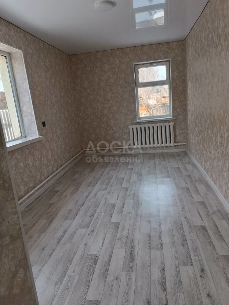 Продаю дом 3-ком. 50кв. м., этаж-1, 2-сот., стена кирпич, р-он Кызыл-Аскер.