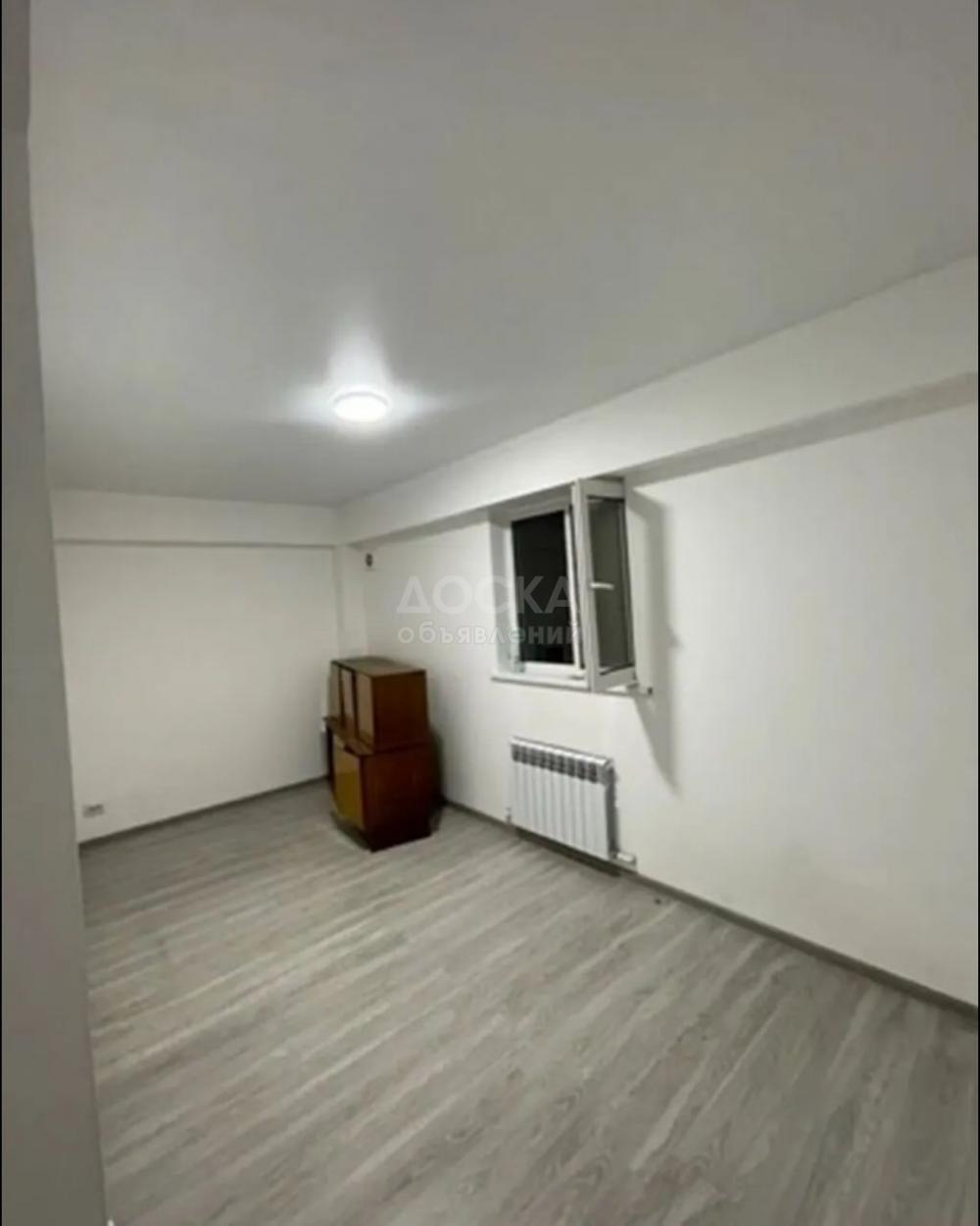 Сдаю 1-комнатную квартиру, 35кв. м., этаж - 1/1, Маевка.