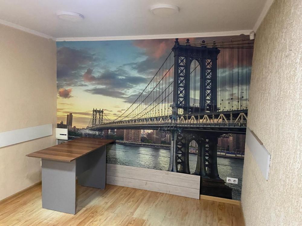 Продаю офисное помещение 80кв. м., Продаётся помещение расположенное по Чынгыза Айтматова, ниже Горького.