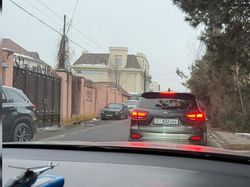 Горожанин просит сделать тротуар на улице Матросова