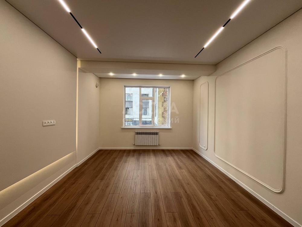 Продаю 2-комнатную квартиру, 68кв. м., этаж - 2/9, Аламедин 1.