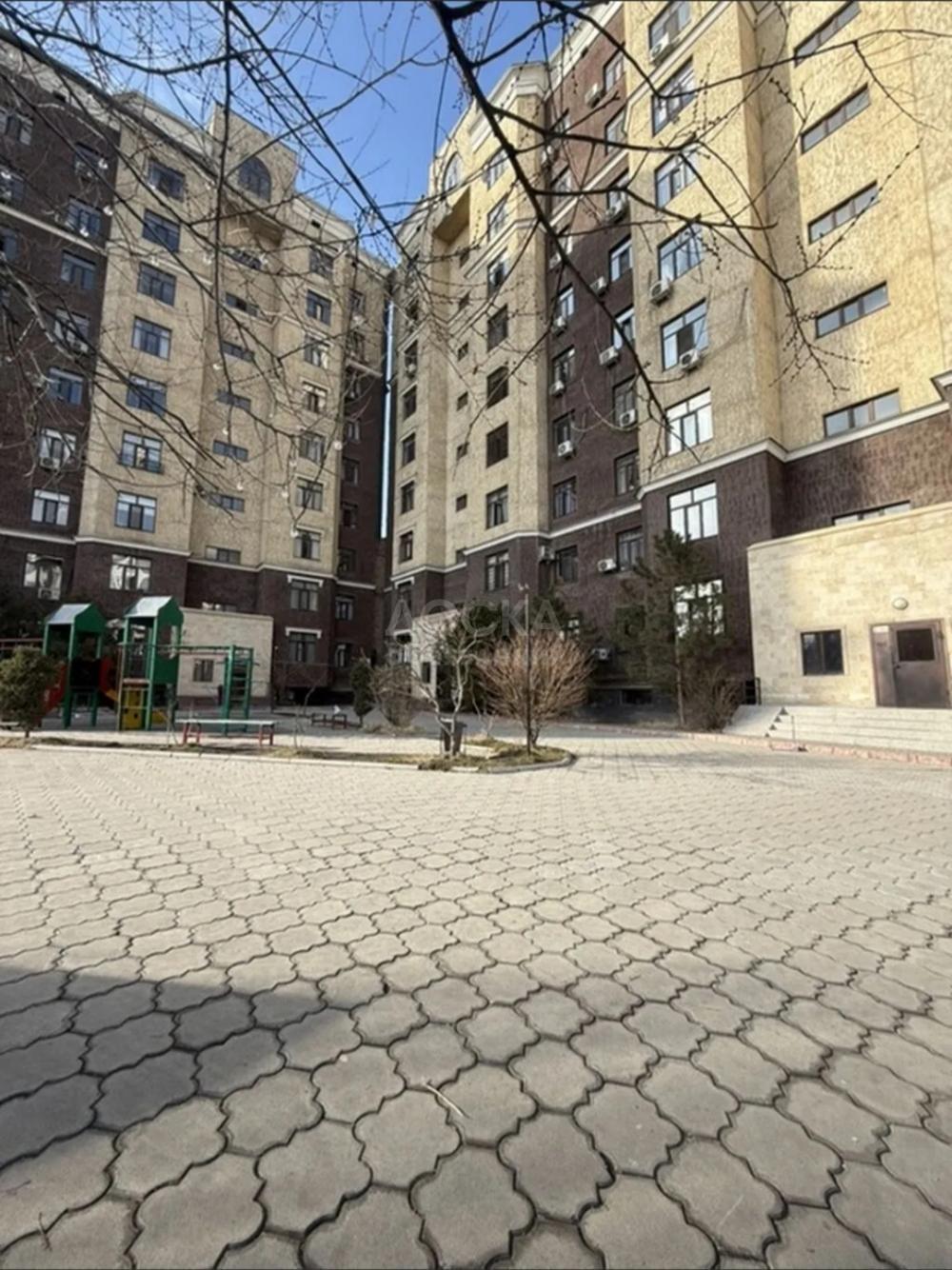 Продаю 3-комнатную квартиру, 97кв. м., этаж - 1/9, Мкр Джал, ЖК Манас. 155000$.