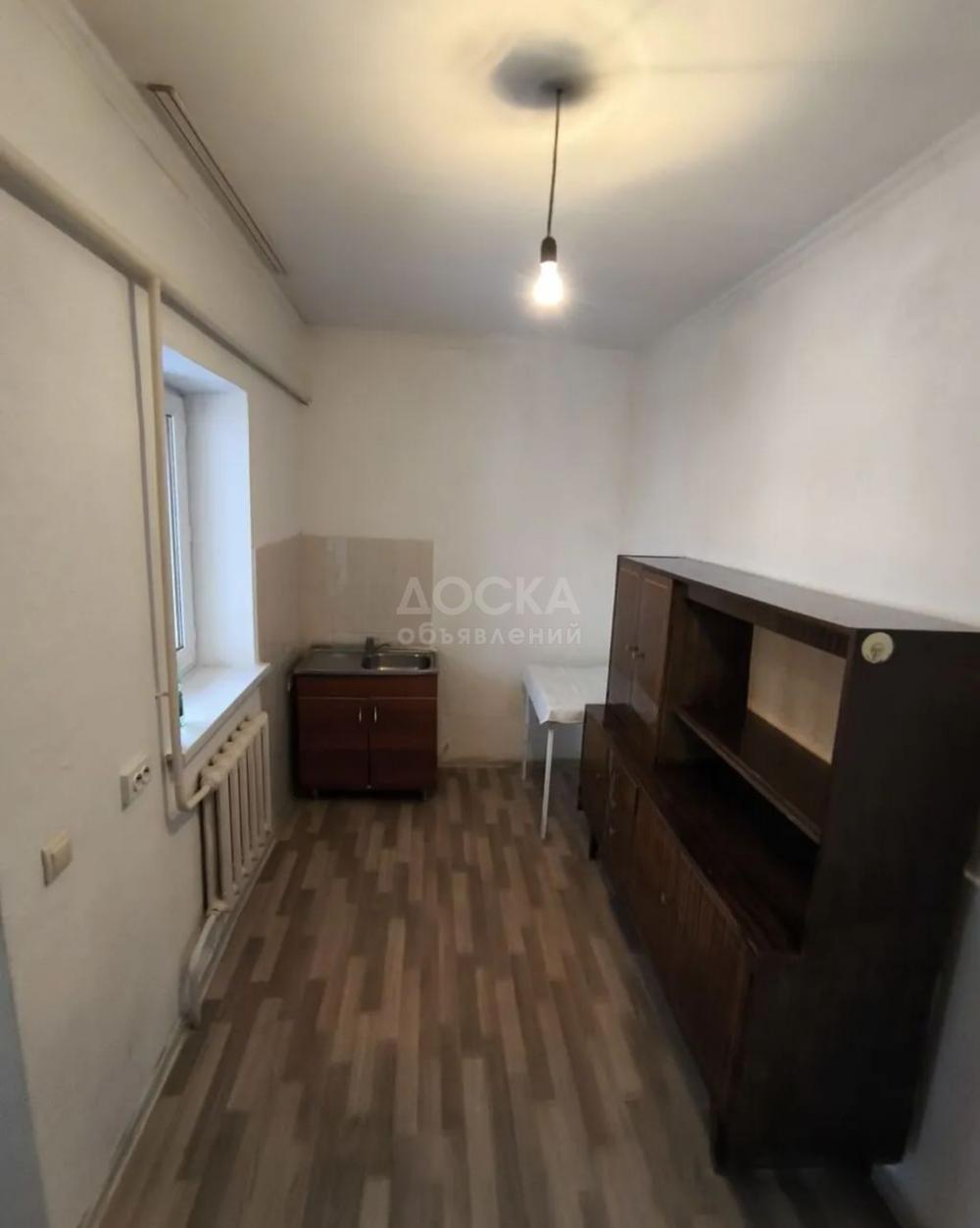 Сдаю 2-комнатную квартиру, 45кв. м., этаж - 1/2, ак ордо.