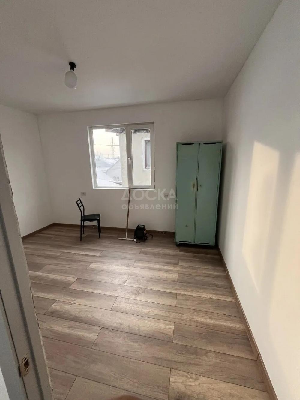 Сдаю 1-комнатную квартиру, 34кв. м., этаж - 2/2, Молодая гвардия/Жибек Жолу.