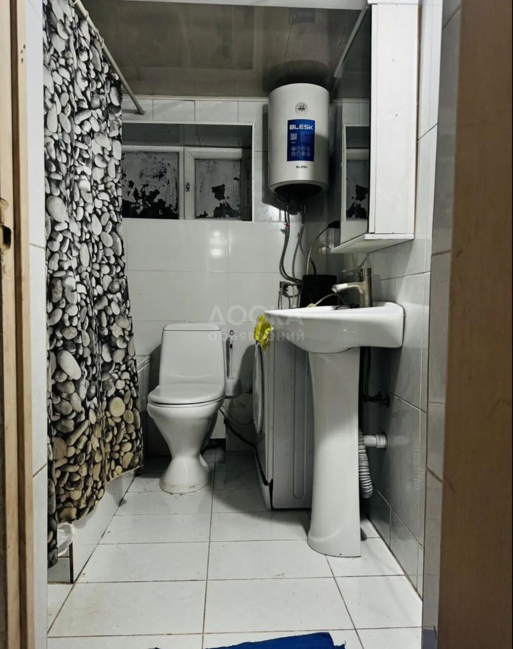 Сдаю 2-комнатную квартиру, 45кв. м., этаж - 1/4, Ошский рынок.