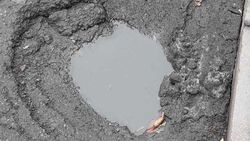 Обращение направлено для принятия мер по устранению, - мэрия про яму на Тыныстанова