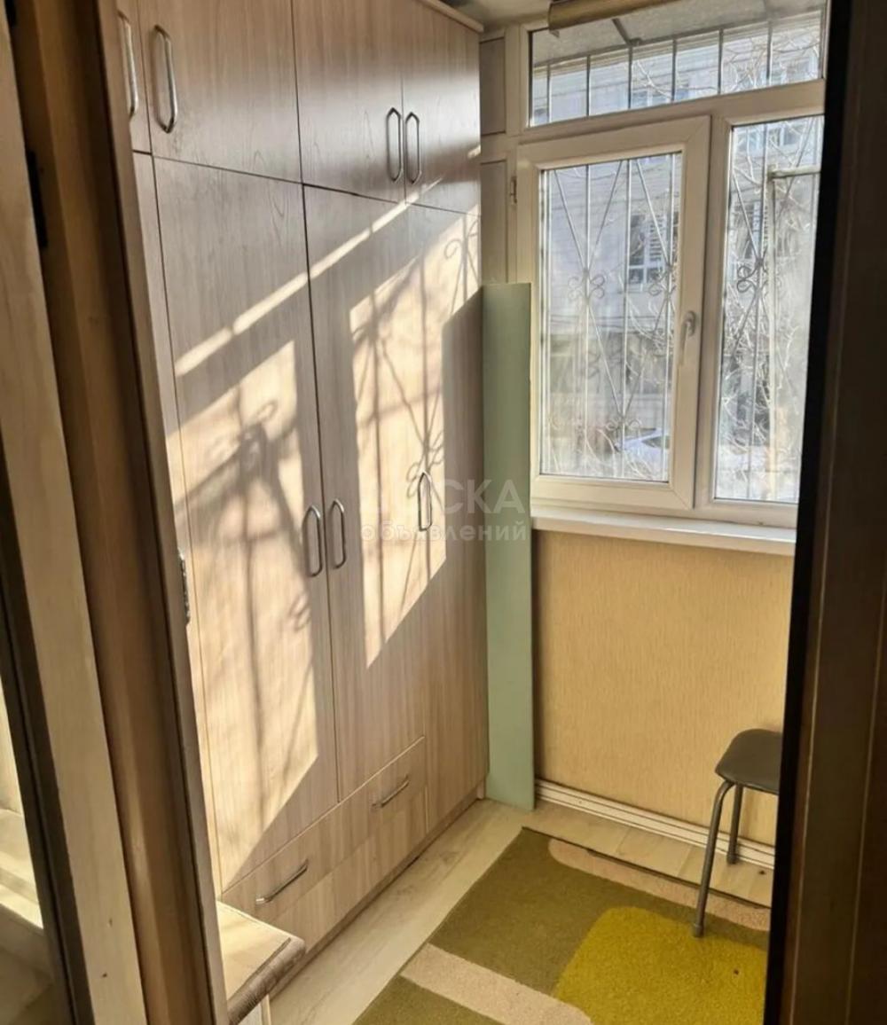 Сдаю 2-комнатную квартиру, 45кв. м., этаж - 2/5, 8 мкр.