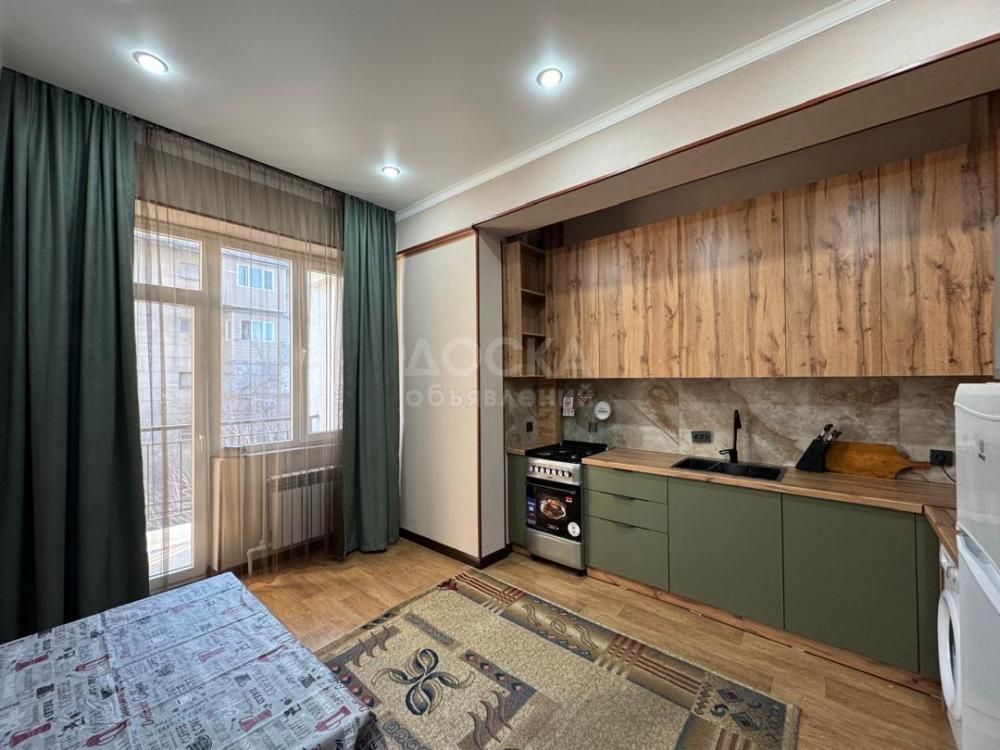 Продаю 1-комнатную квартиру, 50кв. м., этаж - 3/9, Лермонтова/Кольбаева .