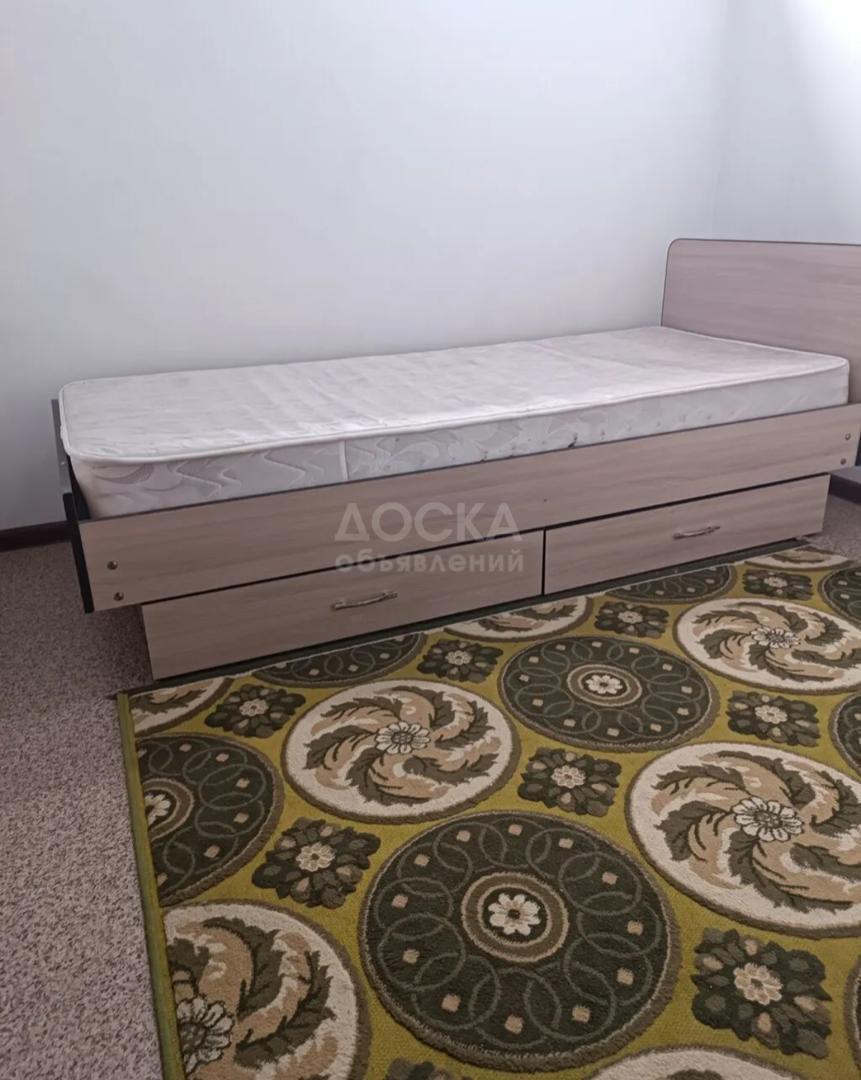 Сдаю 1-комнатную квартиру, 25кв. м., этаж - 1/2, 4 гор. болница.