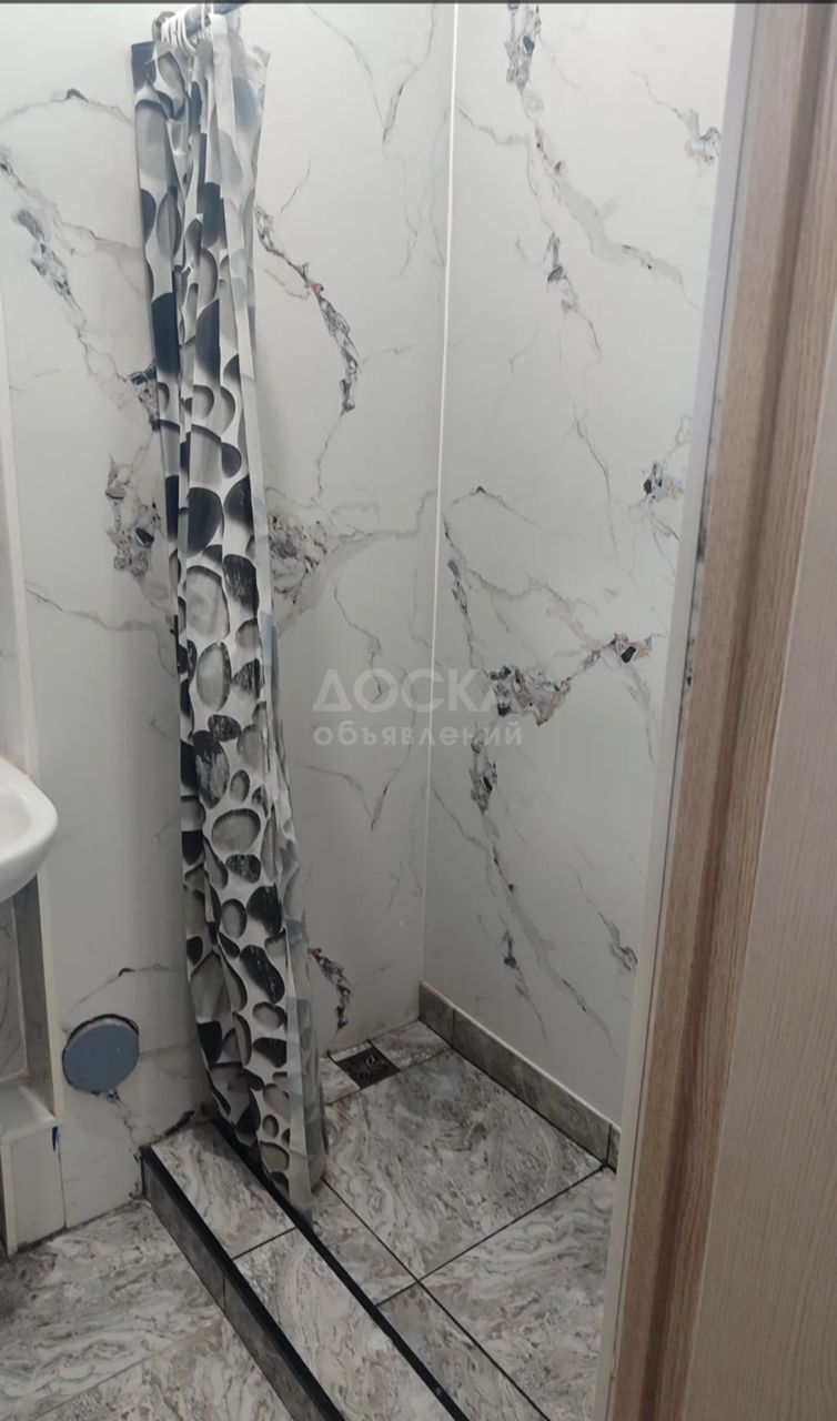 Сдаю 1-комнатную квартиру, 25кв. м., этаж - 1/2, пишпек.