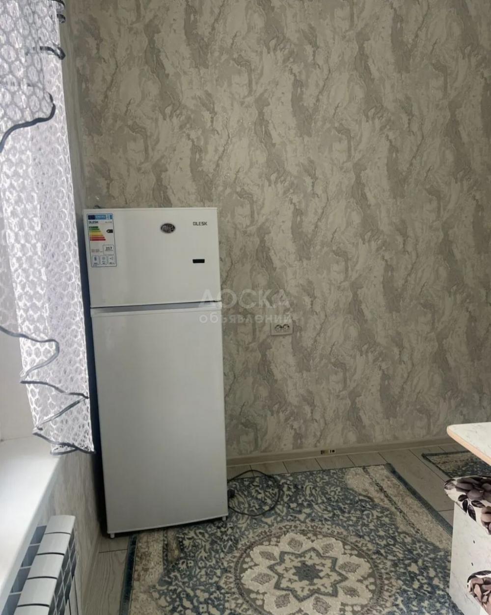 Сдаю 1-комнатную квартиру, 45кв. м., этаж - 1/9, кок жар мкр.