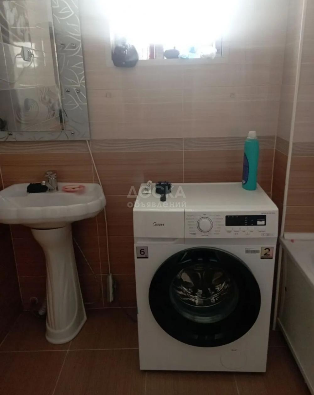 Сдаю 2-комнатную квартиру, 45кв. м., этаж - 2/12, пишпек.