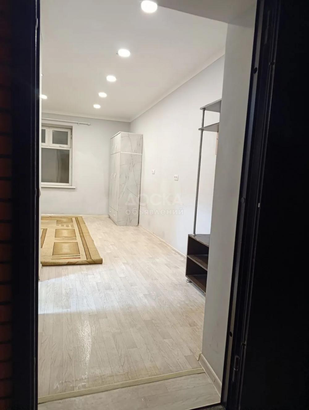 Сдаю 1-комнатную квартиру, 34кв. м., этаж - 1/2, гоголя боконбаев.