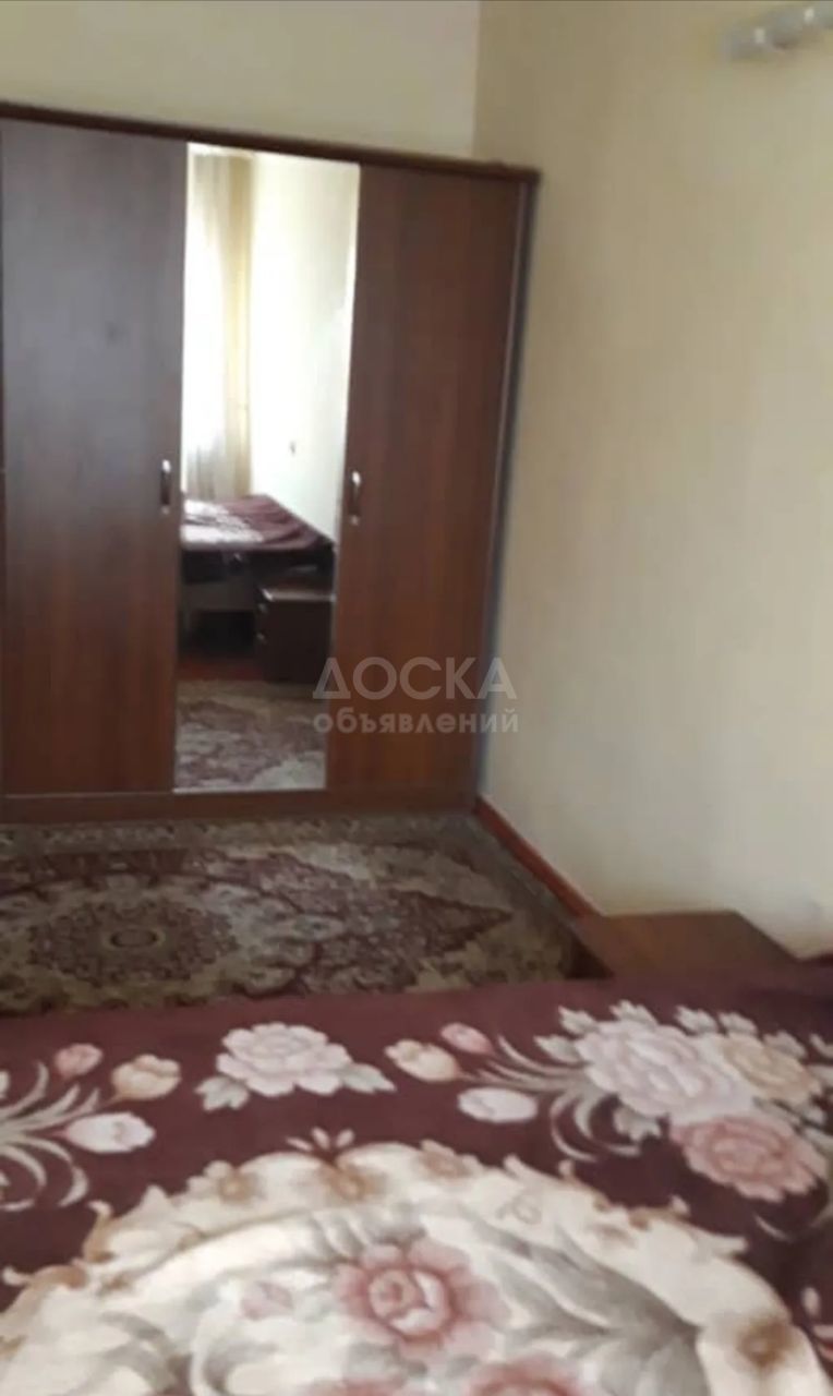 Сдаю 2-комнатную квартиру, 45кв. м., этаж - 3/5, золотой квадрат.