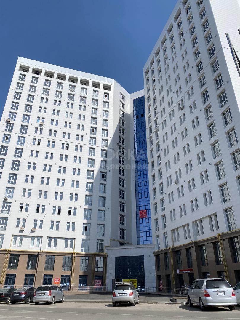 Продаю 3-комнатную квартиру, 117кв. м., этаж - 7/16, Восток-5. с рядом с Мадина..