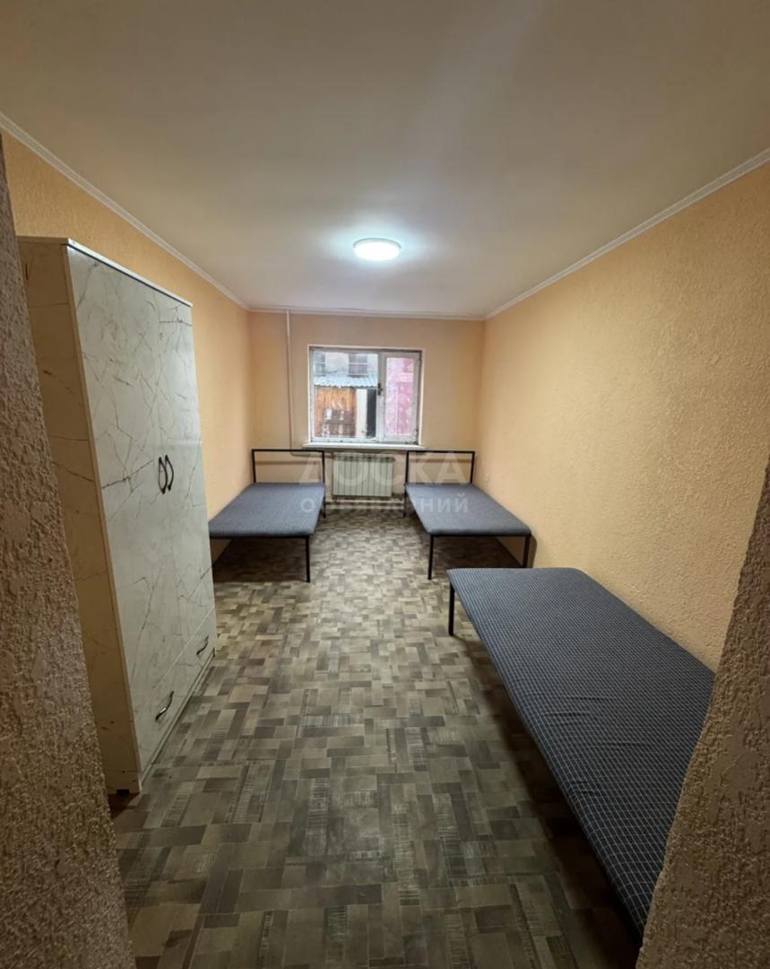 Сдаю 1-комнатную квартиру, 34кв. м., этаж - 2/2, ошский рынок.