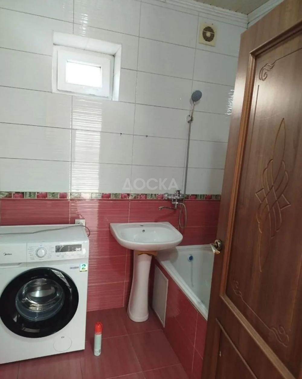 Сдаю 1-комнатную квартиру, 34кв. м., этаж - 1/2, Джал.