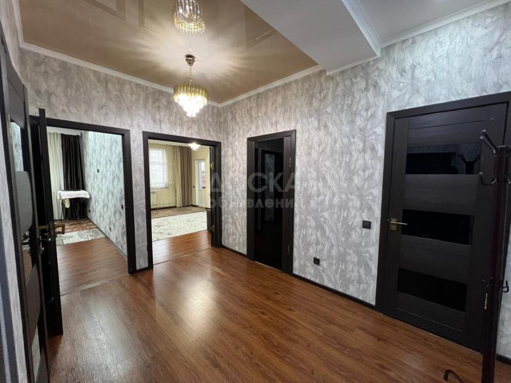 Продаю 2-комнатную квартиру, 70кв. м., этаж - 7/10, Нижний Джал (По Ахунбаева) Рядом Globus.