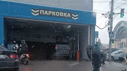 Горожанин просит рассмотреть заезд в подземный паркинг торгового комплекса
