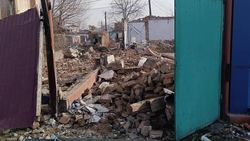 «На Абдрахманова 211 не зарегистрирована стройкомпания. Уточняем владельца», - мэрия