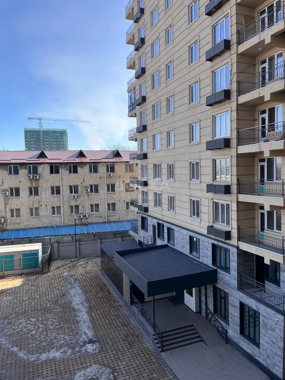 Продаю 3-комнатную квартиру, 96кв. м., этаж - 2/12, Жибек/Жолу 408.