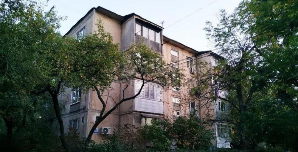 Сдаю 3-комнатную квартиру, 65кв. м., этаж - 3/5, ошский рынок.