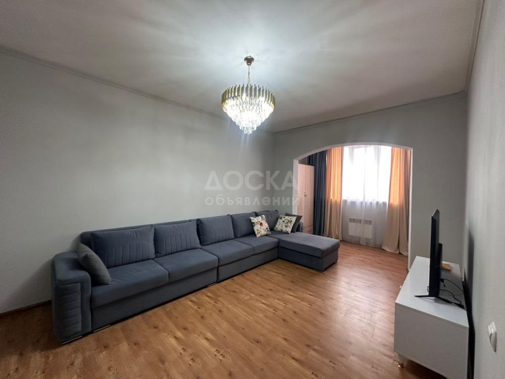 Продаю 2-комнатную квартиру, 53кв. м., этаж - 1/9, мкр Улан-2.