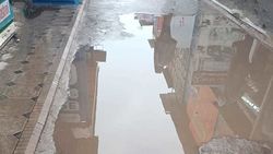 На территории рынков образуются лужи, так как нет систем водоотвода, - житель