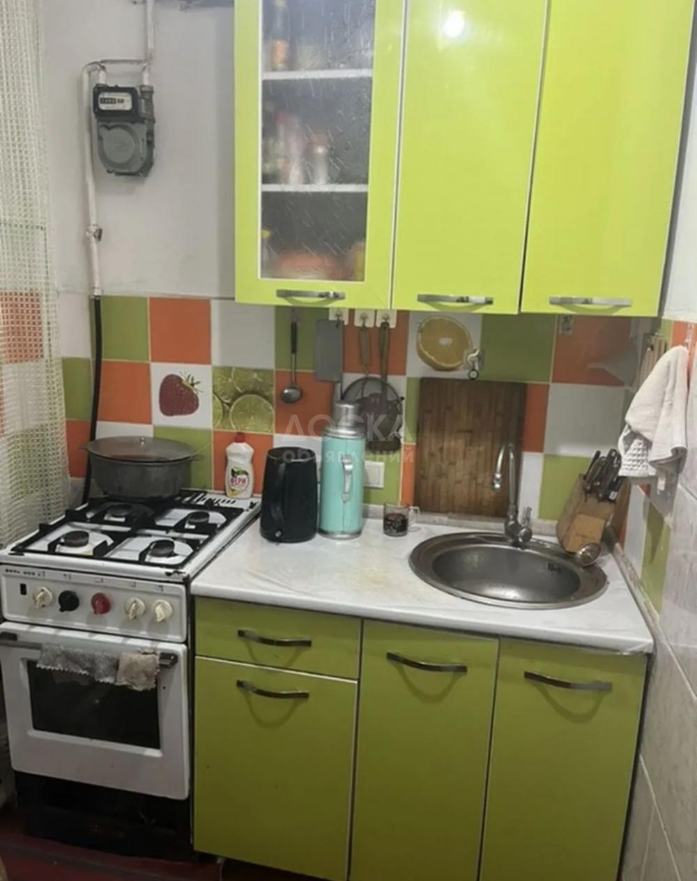 Сдаю 2-комнатную квартиру, 45кв. м., этаж - 1/1, дордой рынок.