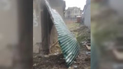 Забор, лежавший на тротуаре на улице Баба-Ата, демонтирован