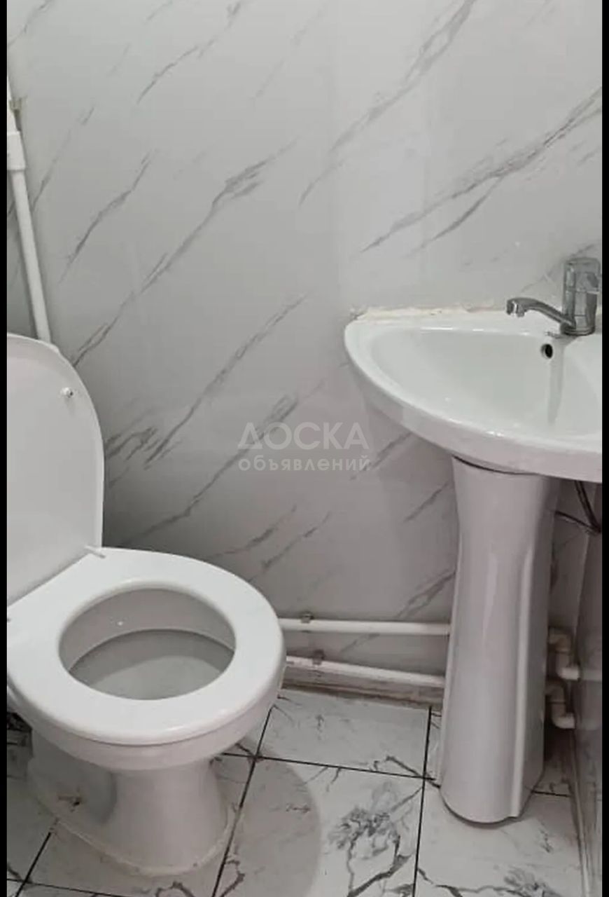 Сдаю 1-комнатную квартиру, 34кв. м., этаж - 1/1, заря.