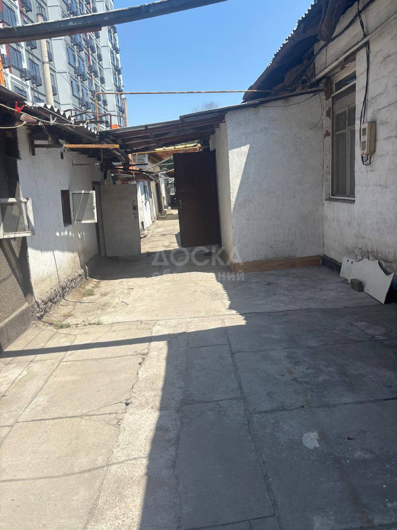 Продаю 3-комнатную квартиру, 50кв. м., этаж - 1/1, район Церковь .