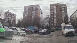 Горожанин жалуется на состояние дороги в микрорайоне Юг-2