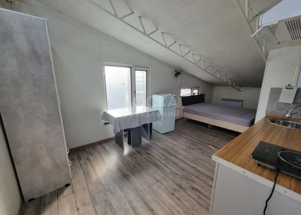 Сдаю 1-комнатную квартиру, 35кв. м., этаж - 1/1, аламединский рынок.