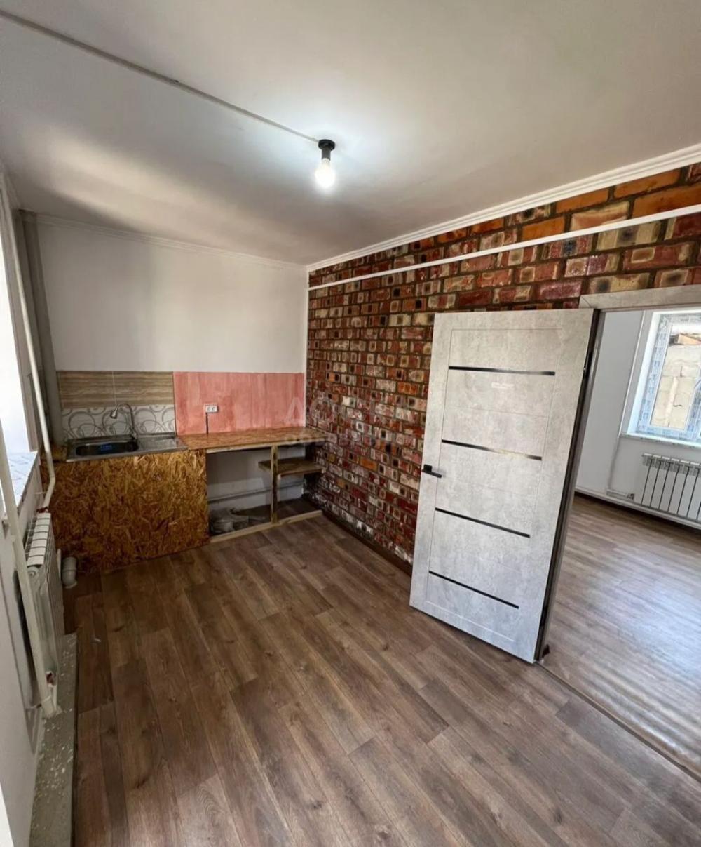 Сдаю 1-комнатную квартиру, 35кв. м., этаж - 1/1, новопавловка.