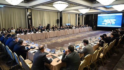 круглый стол