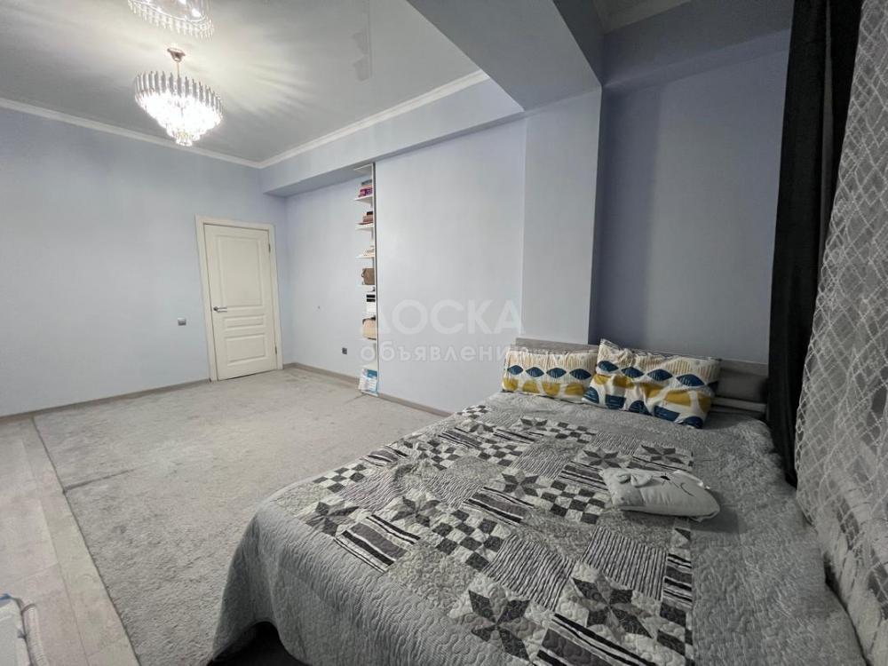 Продаю 1-комнатную квартиру, 43кв. м., этаж - 5/10, Молодая Гвардия/Жибек-Жолу.