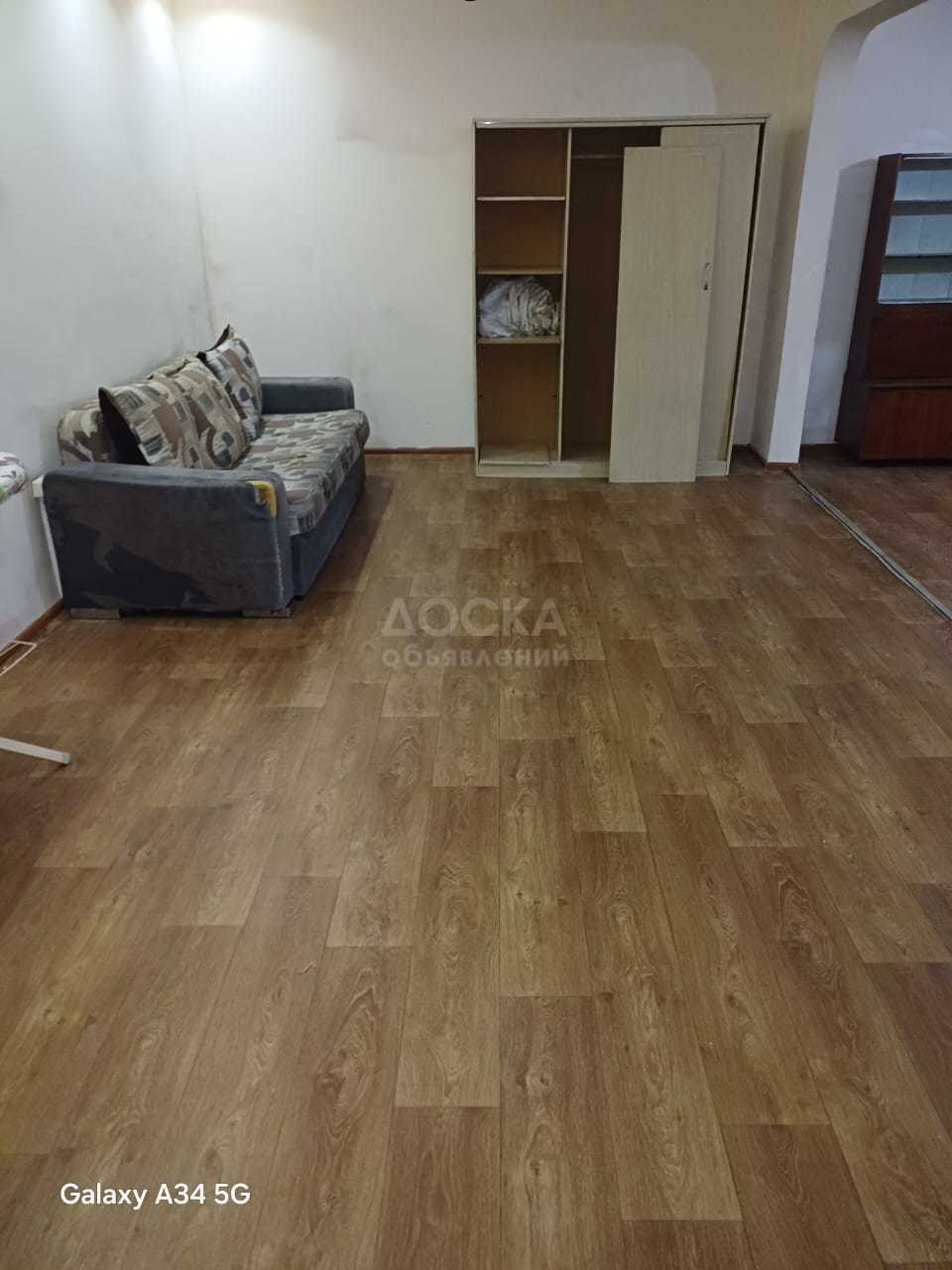 Сдаю 1-комнатную квартиру, 35кв. м., этаж - 1/1, Шлагбаум.