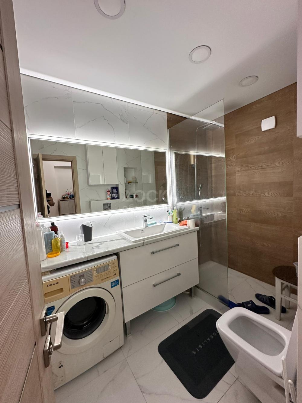 Продаю 2-комнатную квартиру, 43кв. м., этаж - 2/5, Ул. Московская 126/Панфилова. 85000$.