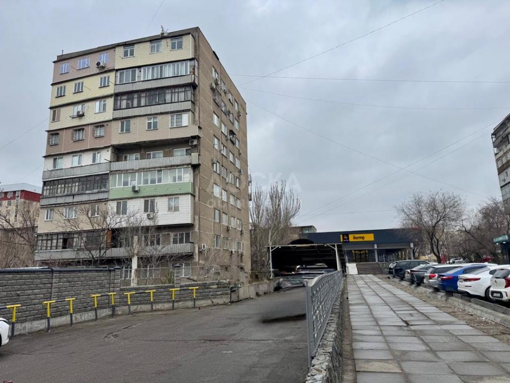 Продаю 2-комнатную квартиру, 63кв. м., этаж - 9/9, 4 мкр.