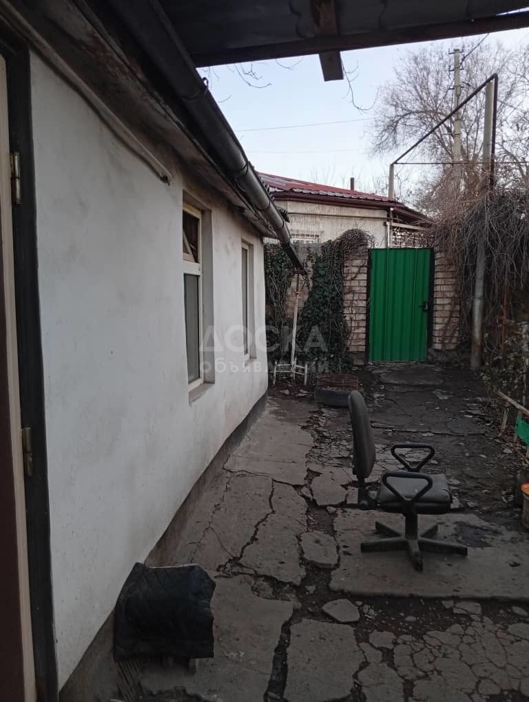 Продаю дом 3-ком. 65кв. м., этаж-1, 4-сот., стена кирпич, К.Датка\Т.Айтматова.