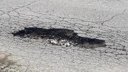 Мэрия: В «Бишкекасфальтсервис» направлено письмо о необходимости ремонта на Жайыл Баатыра