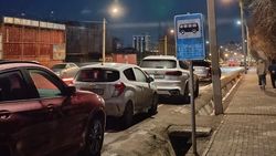 На улице Токтоналиева установили знак автобусной остановки, но там нет остановки