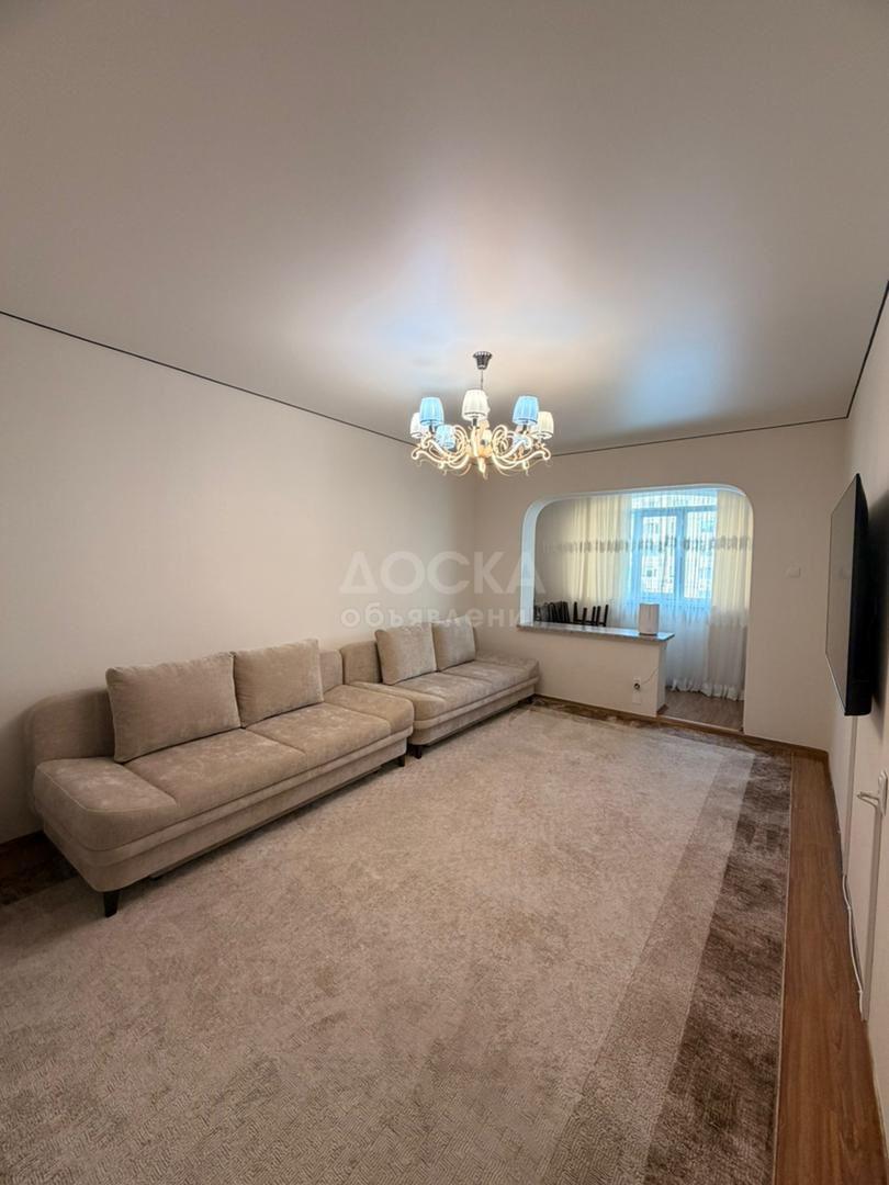 Продаю 3-комнатную квартиру, 108кв. м., этаж - 3/9, улан-2.