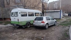 Правильно ли паркуются машины по адресу Восток-5, 18/2? Ответ мэрии